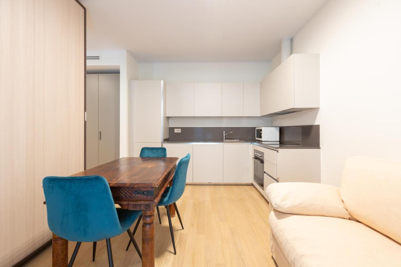 Апартаменти Cozy Flat With Parking Мілан Екстер'єр фото